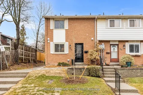 71 Sarah Lane Oakville ON L6L 3V2