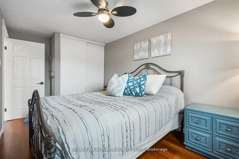 71 Sarah Lane Oakville ON L6L 3V2