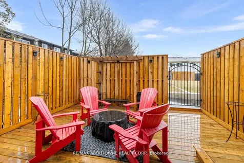 71 Sarah Lane Oakville ON L6L 3V2