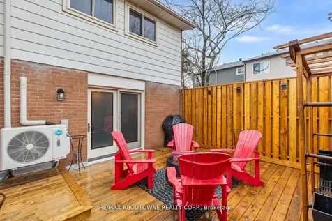 71 Sarah Lane Oakville ON L6L 3V2