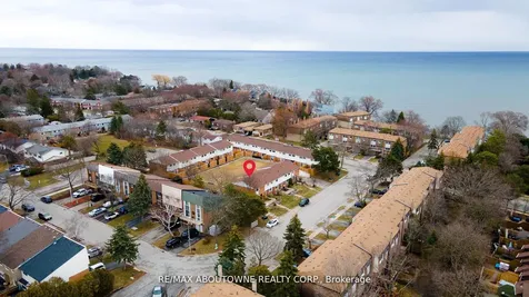 71 Sarah Lane Oakville ON L6L 3V2