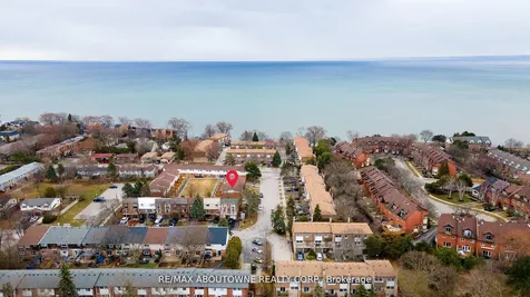71 Sarah Lane Oakville ON L6L 3V2