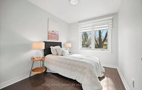 1207 Pinegrove Road Oakville ON L6L 2W8