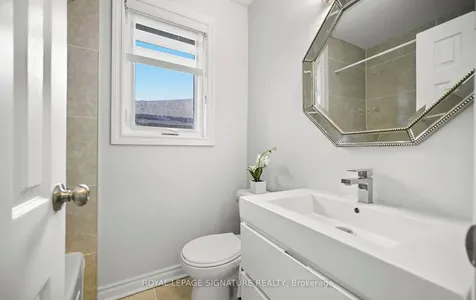 1207 Pinegrove Road Oakville ON L6L 2W8