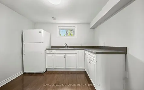 1207 Pinegrove Road Oakville ON L6L 2W8