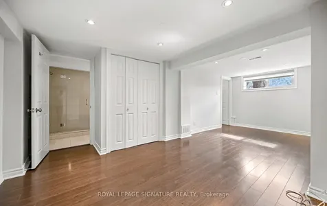 1207 Pinegrove Road Oakville ON L6L 2W8