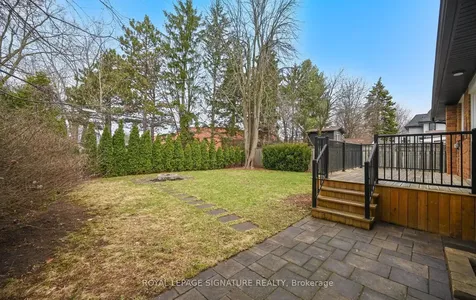 1207 Pinegrove Road Oakville ON L6L 2W8