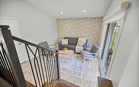 1207 Pinegrove Road Oakville ON L6L 2W8
