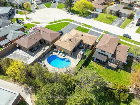 272 Oriole Court Milton ON L9T 3R4