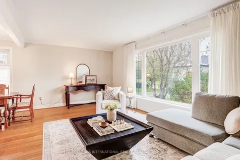 16 Paulart Drive Toronto ON M9B 3V4