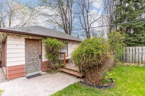 16 Paulart Drive Toronto ON M9B 3V4