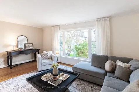 16 Paulart Drive Toronto ON M9B 3V4