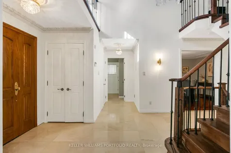 4 Neiltree Court Toronto ON M9C 5C3