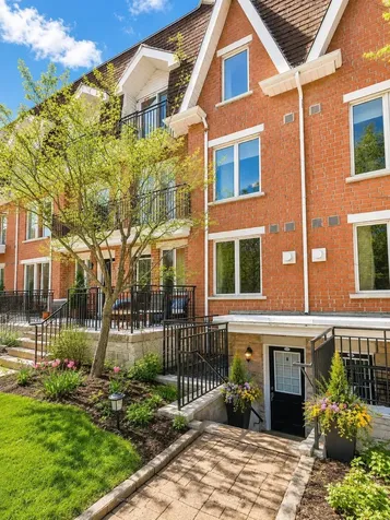 50 Joe Shuster Way Toronto ON M6K 1Y8