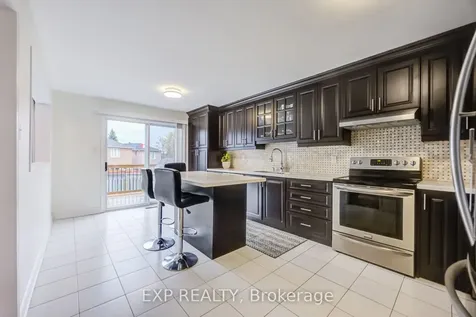 7 Flaming Oak Court Brampton ON L6Y 4G5