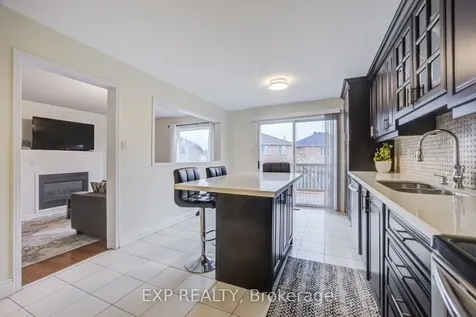 7 Flaming Oak Court Brampton ON L6Y 4G5