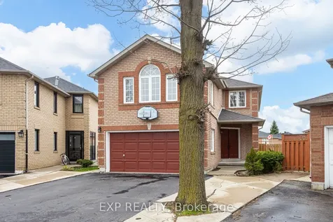 7 Flaming Oak Court Brampton ON L6Y 4G5
