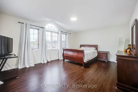 7 Flaming Oak Court Brampton ON L6Y 4G5