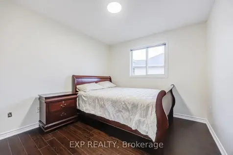 7 Flaming Oak Court Brampton ON L6Y 4G5
