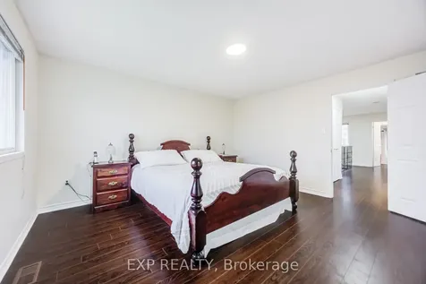 7 Flaming Oak Court Brampton ON L6Y 4G5