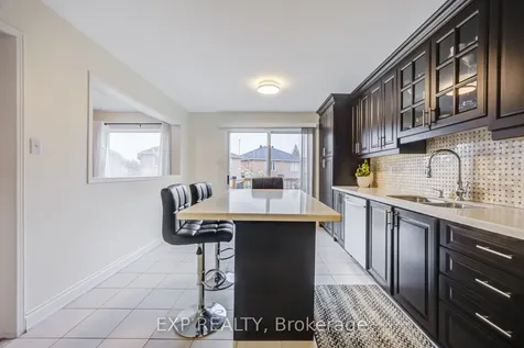 7 Flaming Oak Court Brampton ON L6Y 4G5