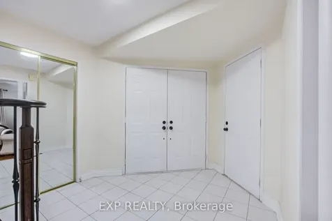 7 Flaming Oak Court Brampton ON L6Y 4G5