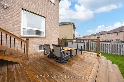 7 Flaming Oak Court Brampton ON L6Y 4G5