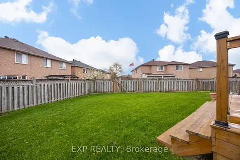 7 Flaming Oak Court Brampton ON L6Y 4G5