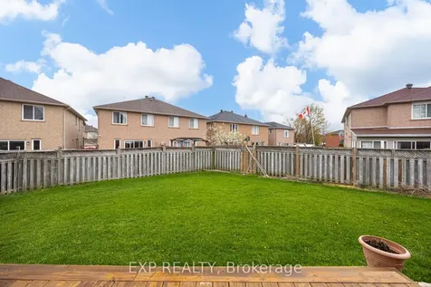 7 Flaming Oak Court Brampton ON L6Y 4G5