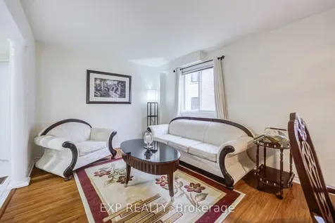7 Flaming Oak Court Brampton ON L6Y 4G5