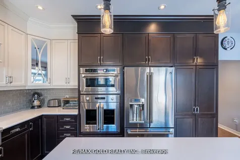 10 Spokanne Street Brampton ON L6R 4A2