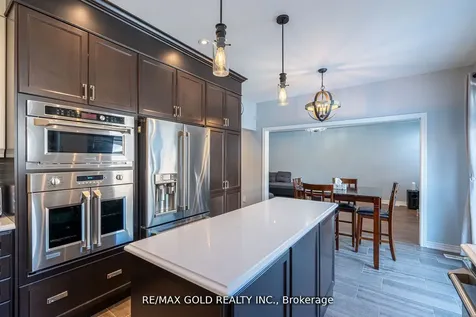 10 Spokanne Street Brampton ON L6R 4A2
