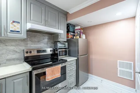10 Spokanne Street Brampton ON L6R 4A2