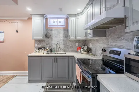 10 Spokanne Street Brampton ON L6R 4A2