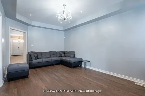 10 Spokanne Street Brampton ON L6R 4A2