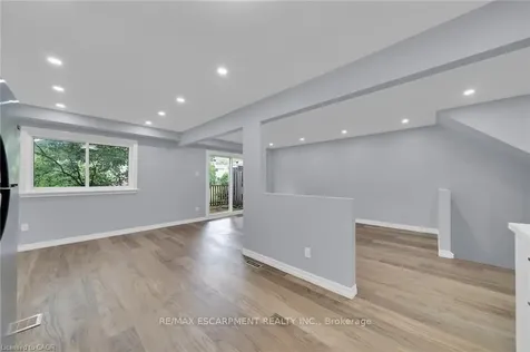 451 Woodview Road Burlington ON L7N 2Z9