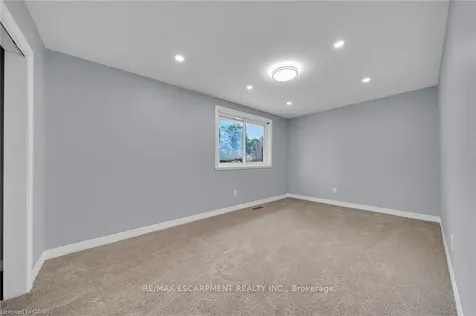 451 Woodview Road Burlington ON L7N 2Z9