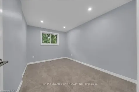 451 Woodview Road Burlington ON L7N 2Z9