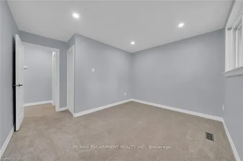 451 Woodview Road Burlington ON L7N 2Z9