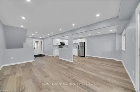 451 Woodview Road Burlington ON L7N 2Z9