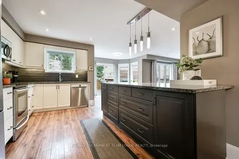 2485 Newport Street Burlington ON L7M 3X7