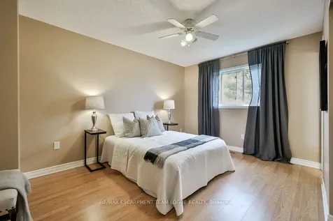 2485 Newport Street Burlington ON L7M 3X7