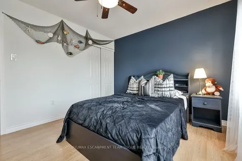 2485 Newport Street Burlington ON L7M 3X7