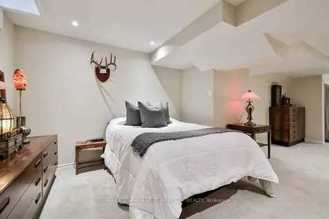 2485 Newport Street Burlington ON L7M 3X7