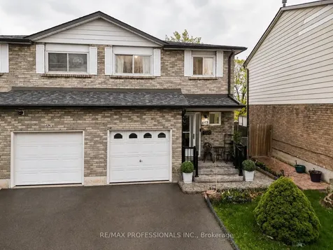 698 Galloway Crescent Mississauga ON L5C 3W1