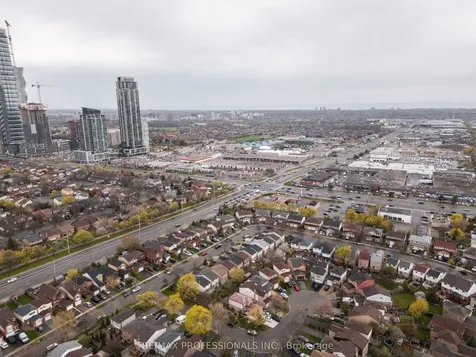 698 Galloway Crescent Mississauga ON L5C 3W1