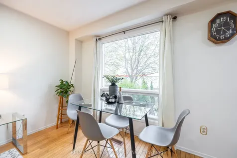 698 Galloway Crescent Mississauga ON L5C 3W1