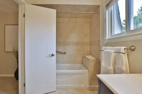 1115 Talka Court Mississauga ON L5C 1B1