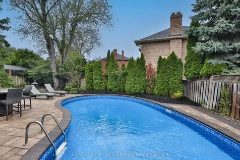1115 Talka Court Mississauga ON L5C 1B1