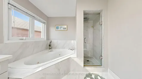 6406 Sapling Trail Mississauga ON L5N 7A4